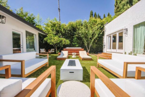 Elegant 6BR with Tranquil Outdoor Oasis